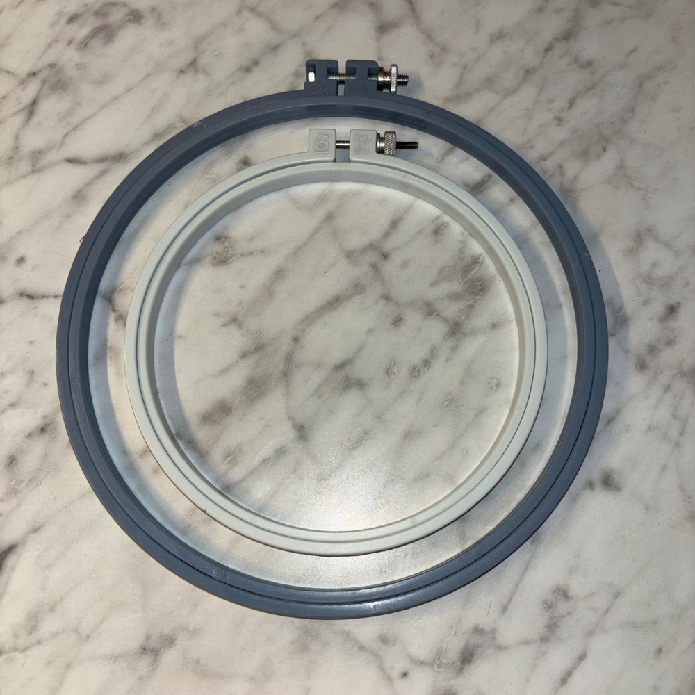 Boye Plastic Embroidery Hoops Set 8 Inch Blue and 6 Inch White Made in USA